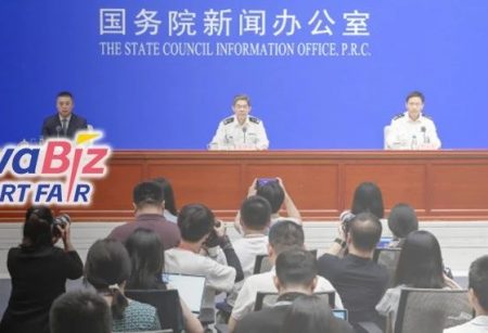 海关总署初步测算：上半年我国跨境电商进出口约1.32万亿元，同比增长5.7%。-宁波跨境电商展